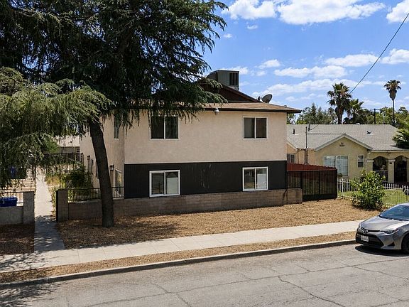 2nd image of 221 E 19th St