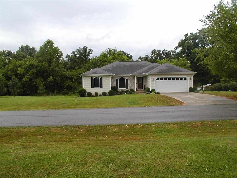 1st image of 38 Pebble Brook Dr