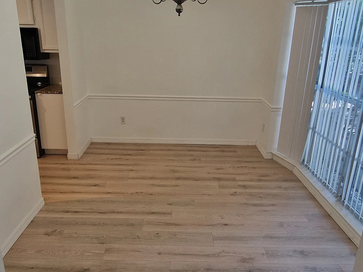 2 bed, 2.5 bath, 1400 sqft, $2,500 — Photo 3