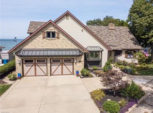 6208 Shadyside Dr, Vermilion, OH 44089