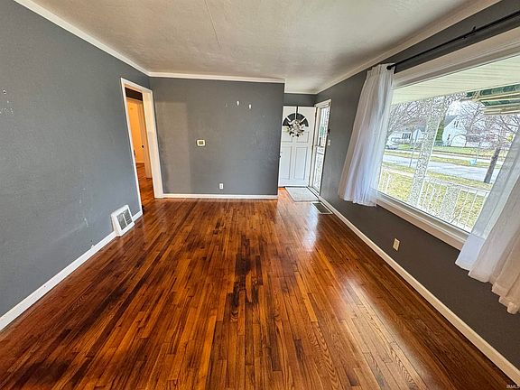 4th image of 804 S Lombardy Dr