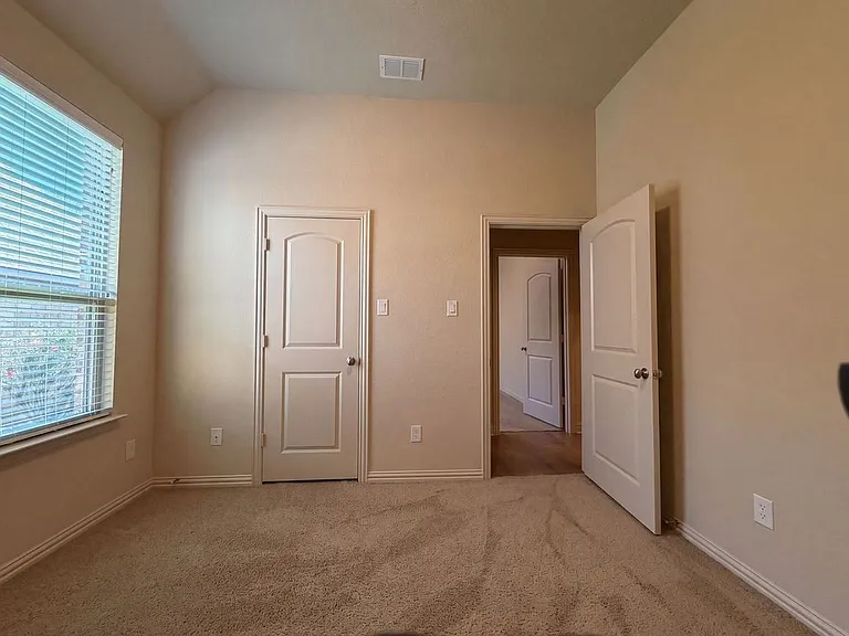 3005 S College Ave — Photo 10