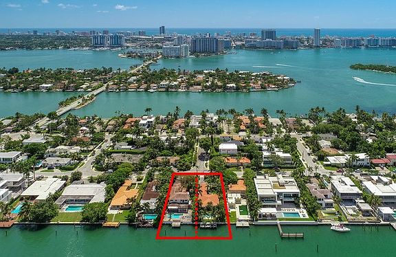 5th image of 302 W Di Lido Dr