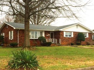 1811 Hillsboro Ave, Johnson City, TN 37604