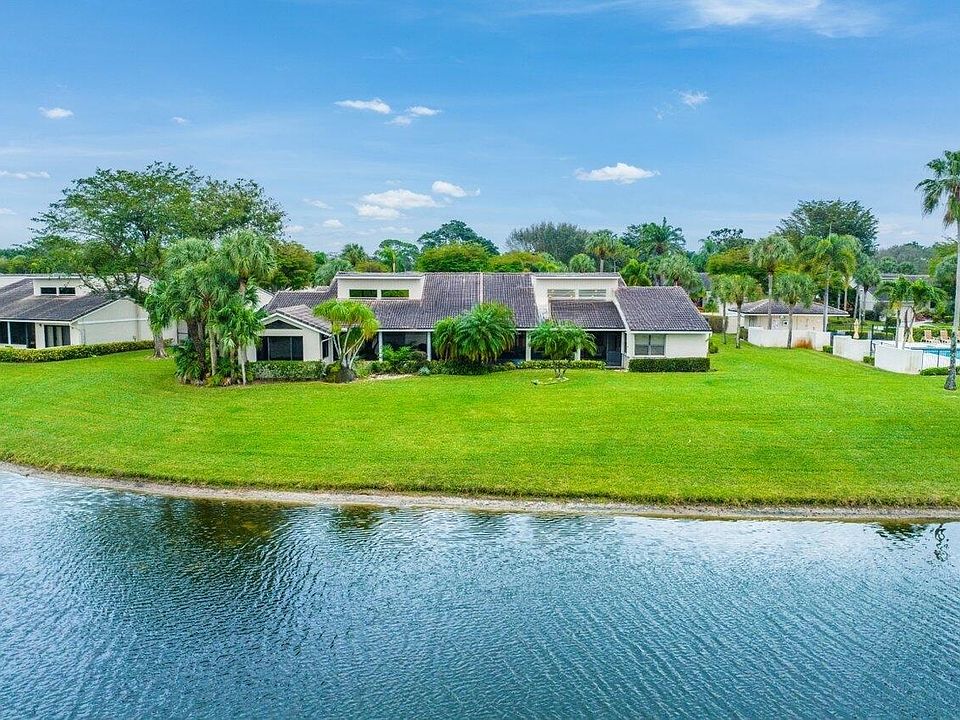 1st image of 20 Brentwood Drive