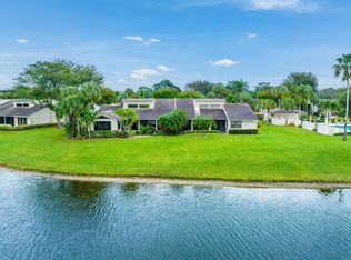20 Brentwood Dr, Boynton Beach, FL 33436