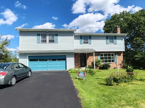 39 Green Meadow Ln, Binghamton, NY 13901