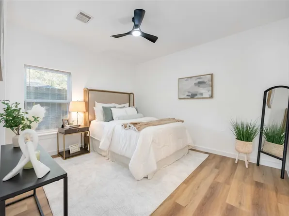 5811 Senior St, Houston, TX 77016