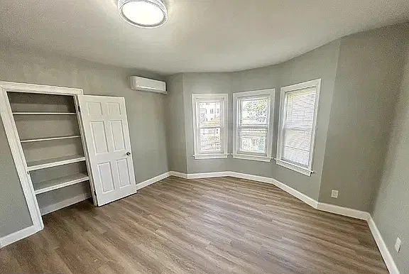 2 bed, 1000 sqft, $2,700 — Photo 4