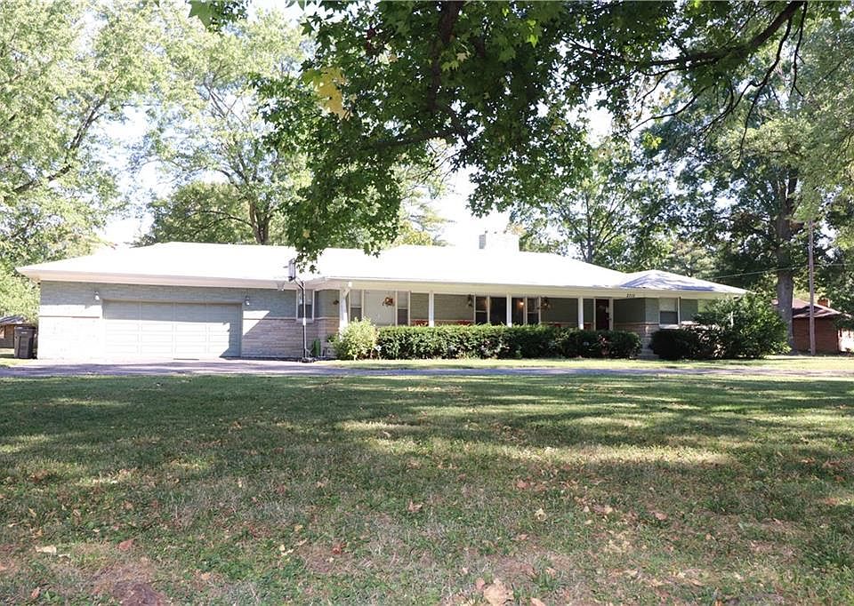 1st image of 2710 Chamberlin Dr