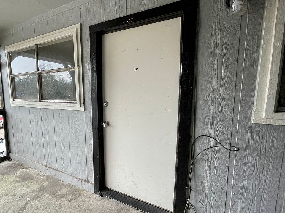 1st image of 975 Woodrow St #1B-1BA-552SQFT