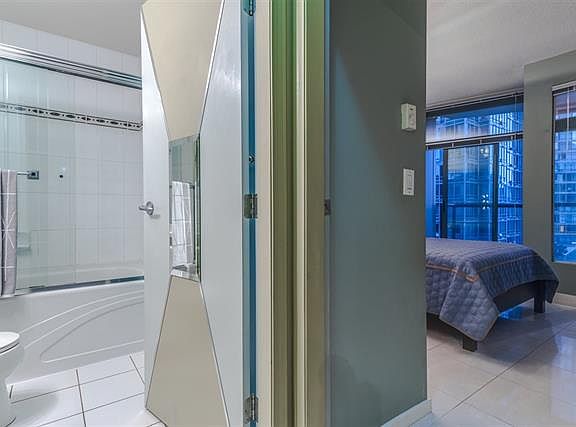 3rd image of 1239 Georgia St W #803