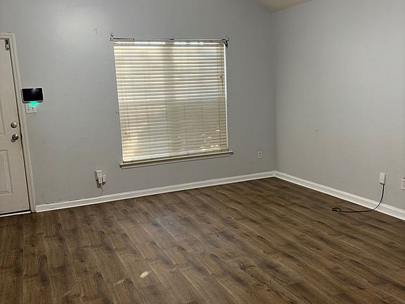 2nd image of 1639 Fresno St