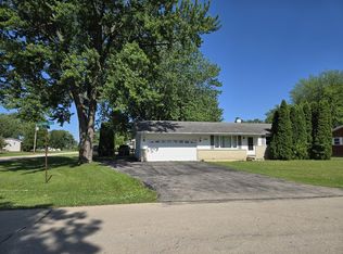 6809 S Joanne Ave, Rochelle, IL 61068