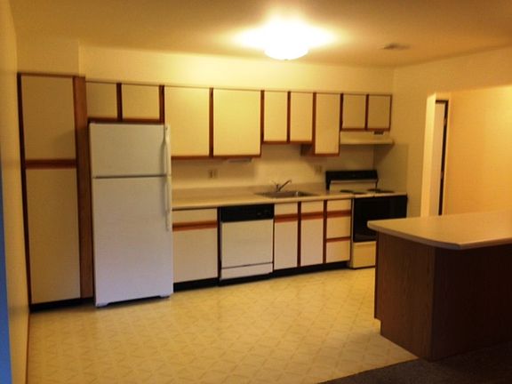 2nd image of 2869 W Glen Flora Ave APT 202