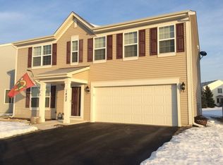 1422 Padre Island Ln, Hampshire, IL 60140