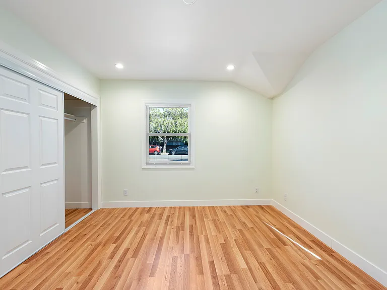 301 Frances St — Photo 12