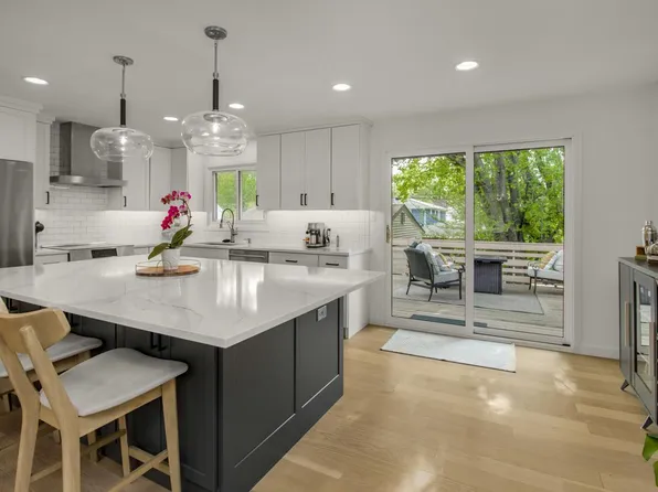 5750 Thomas Cir S, Minneapolis, MN 55410