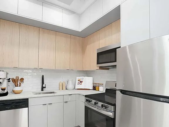 3rd image of 88 Manhattan Ave APT 4R