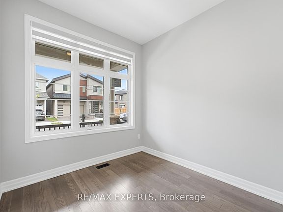 5th image of 1296 Aymond Cres W