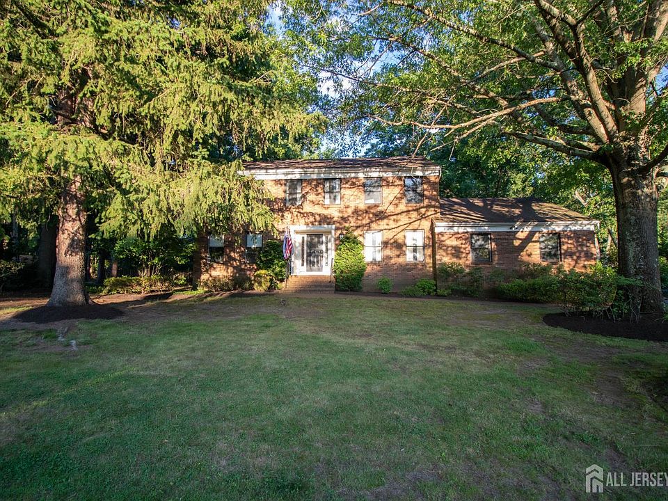 1st image of 7 McElroy Dr