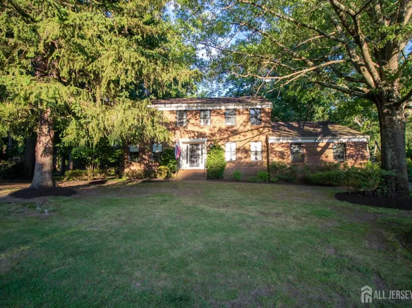 7 McElroy Dr, Lincroft, NJ 07738