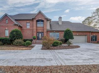 102 Windsor Dr, Calhoun, GA 30701