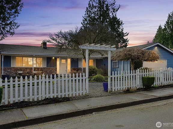 2nd image of 10535 NE 196th Street