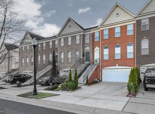 25521 Beresford Dr, Chantilly, VA 20152