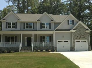 302 Laurel Oaks Dr, Youngsville, NC 27596