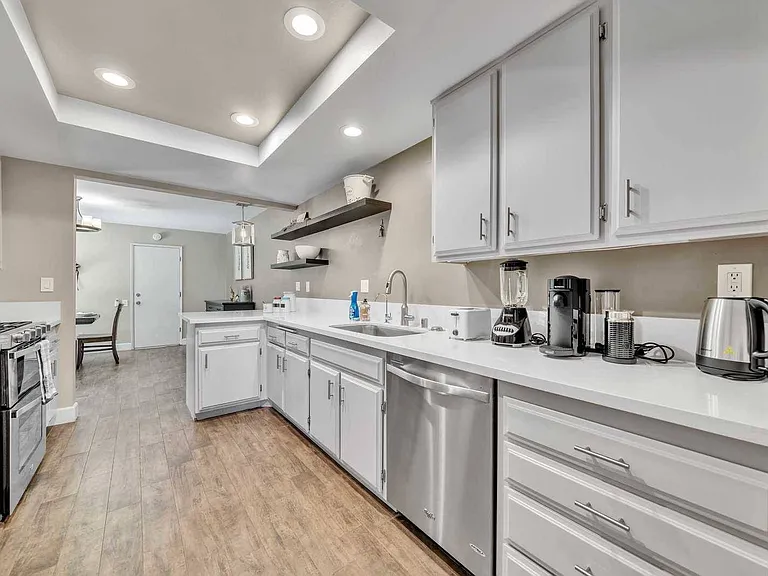 3750 Forest Glen Rd — Photo 3