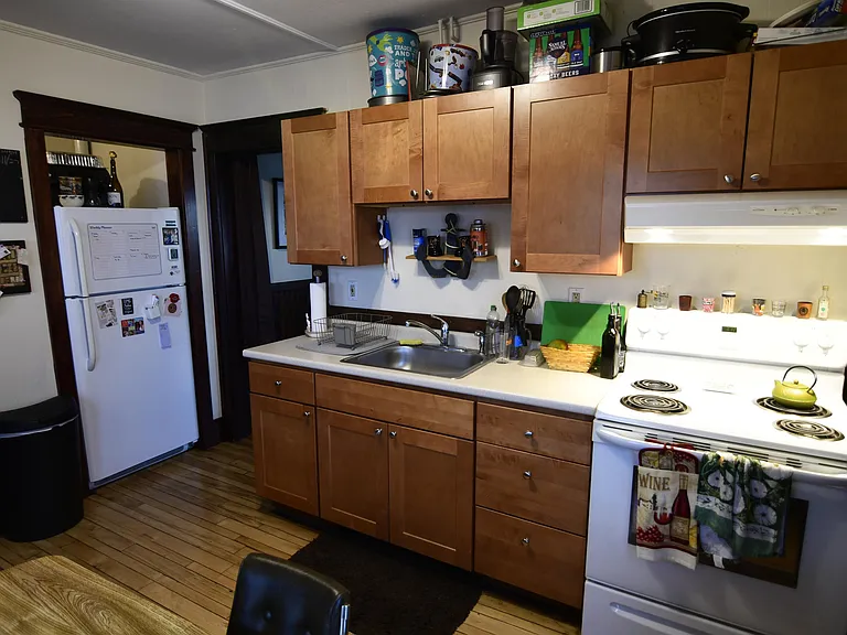 280 Maple St #3 — Photo 4