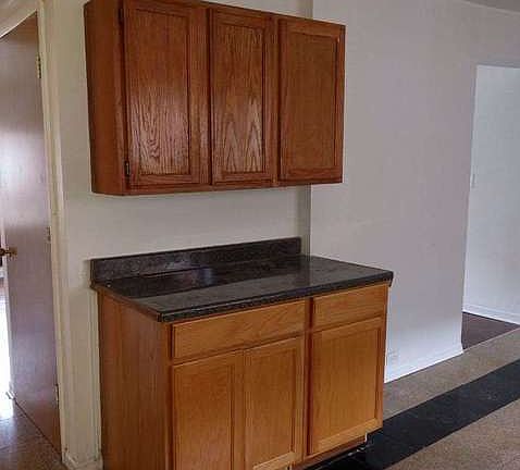 3rd image of 1001 W North Ave APT B