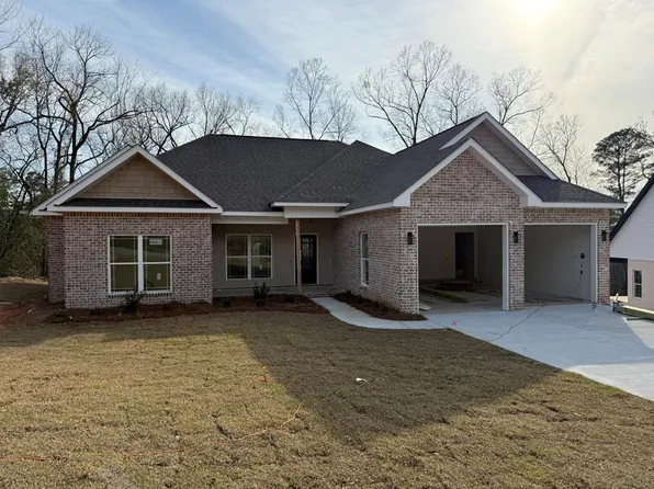 307 Old Village Rd, Ozark, AL 36360