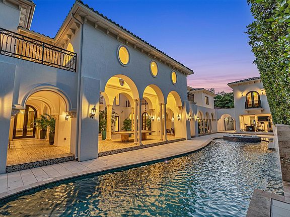 3rd image of 4955 SW 83rd Street