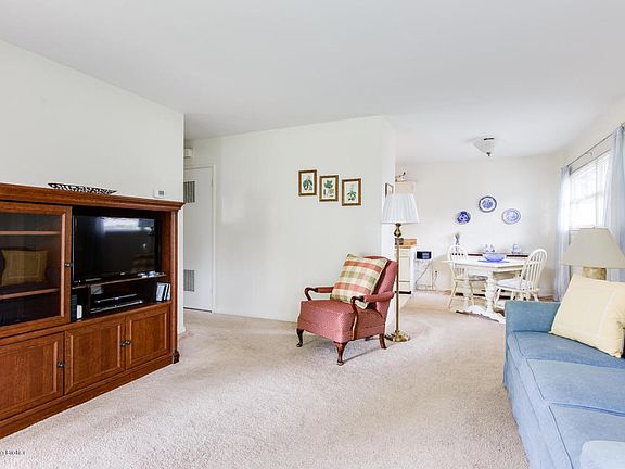 2nd image of 3123 Dogwood Dr