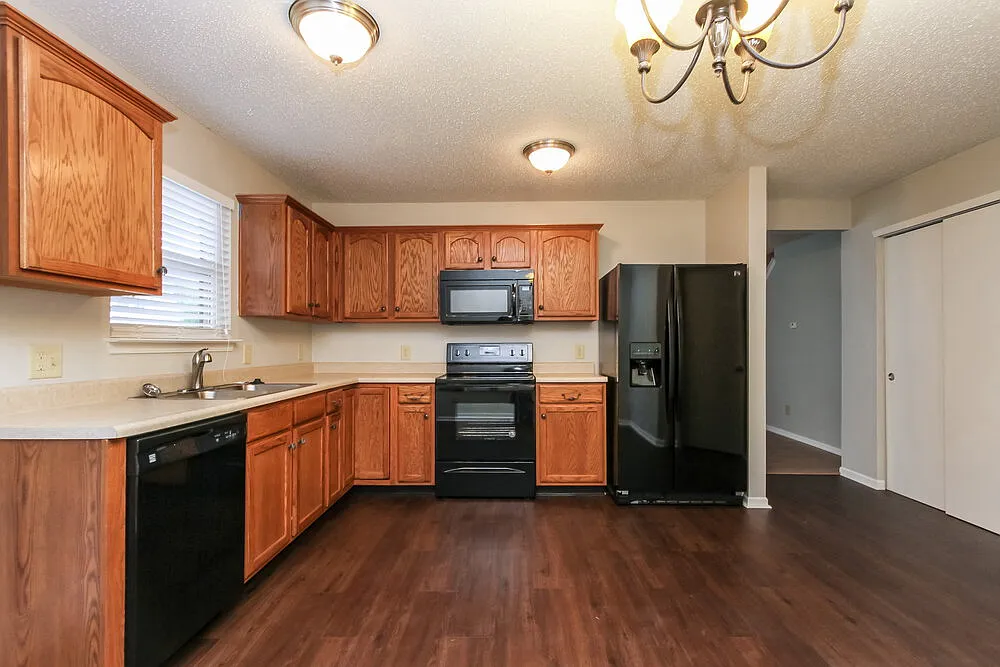 3 bed, 2.5 bath, 1792 sqft, $2,620 — Photo 4
