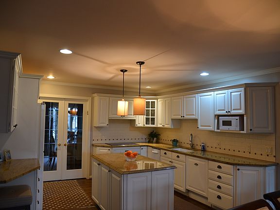 4th image of 4260 Southmoor Ln