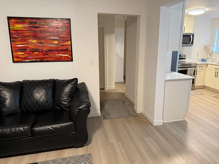 4220 Pasadena Pl NE — Photo 4