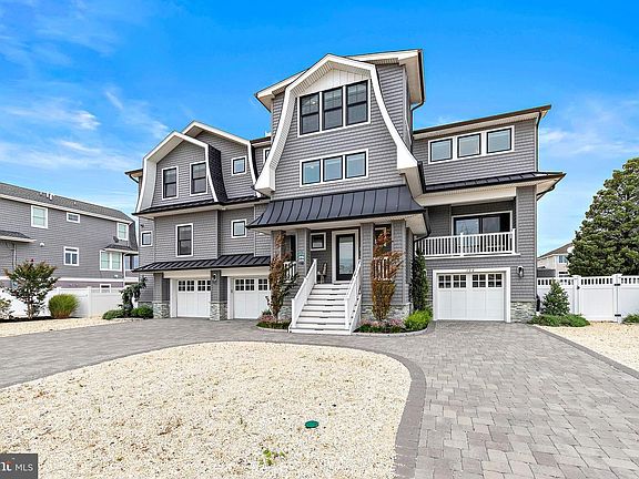 2nd image of 126 Laguna Ln