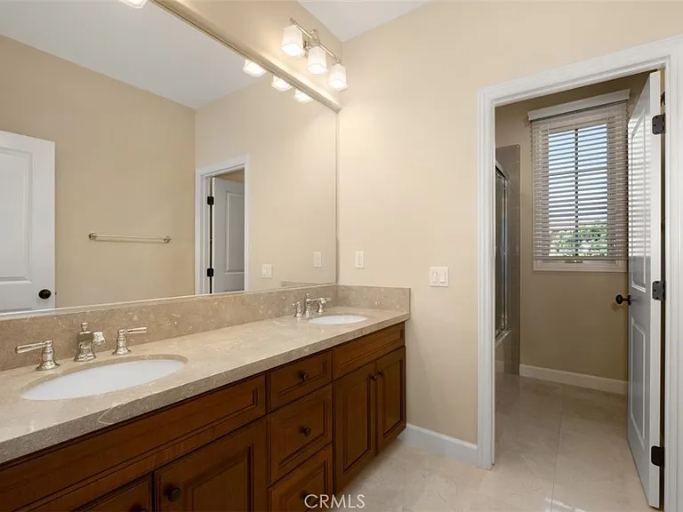 61 Triana — Photo 28