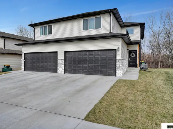 6204 Franciscan Dr, Lincoln, NE 68526