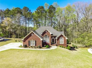 909 Old Barker Pl, Loganville, GA 30052