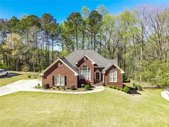909 Old Barker Pl, Loganville, GA 30052