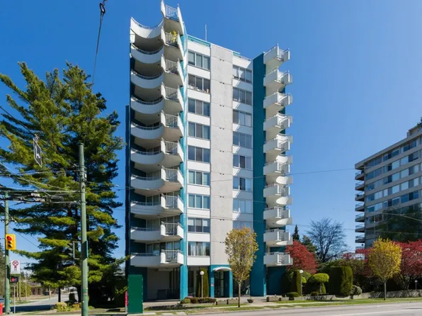 4691 W 10th Ave #503, Vancouver, BC V6R 2J3