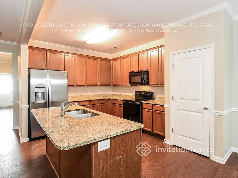 526 Crestmont Ln — Photo 7