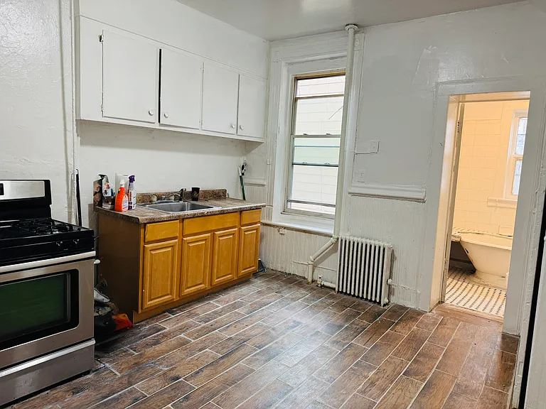 88 Jordan Ave — Photo 6