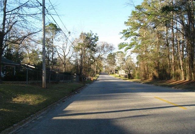 2nd image of 205 N Martin Luther King Jr Dr