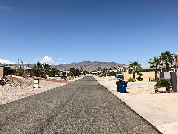 3rd image of 3240 Horseshoe Canyon Dr