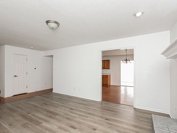 5th image of 8303 Southern Springs Dr
